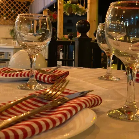 Piazza Jakova Hotell Ksamil