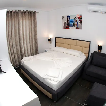 Piazza Jakova 3*
